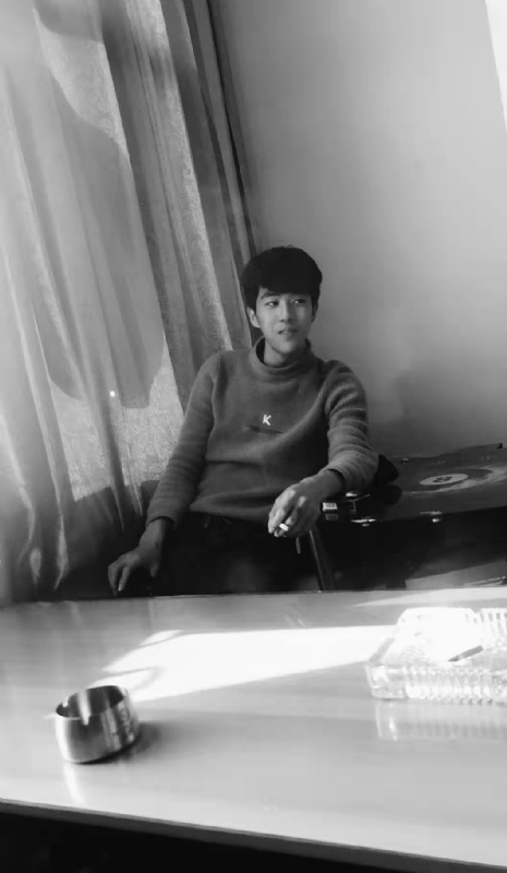 酷似小丑的第二张照片--甘肃交友中心